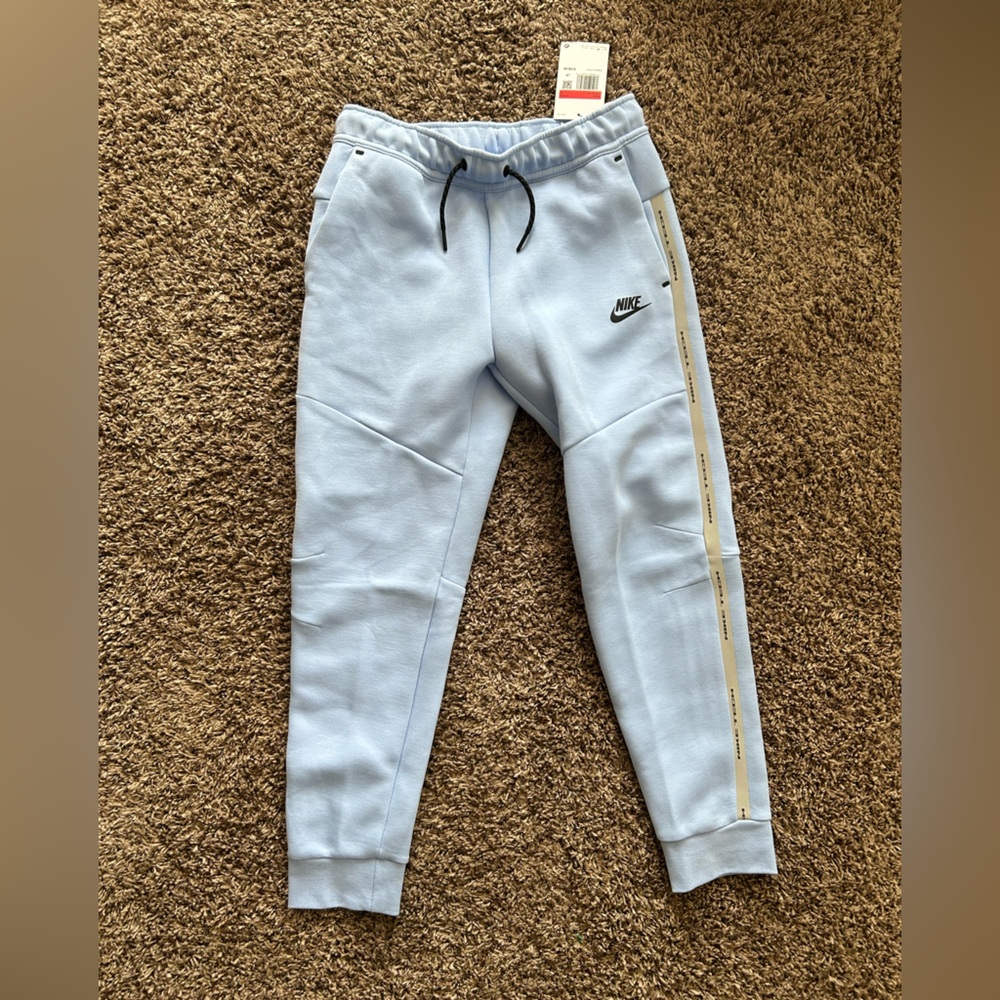 NIKE TECH SWEATS YOUTH LG NEW WITH TAGS